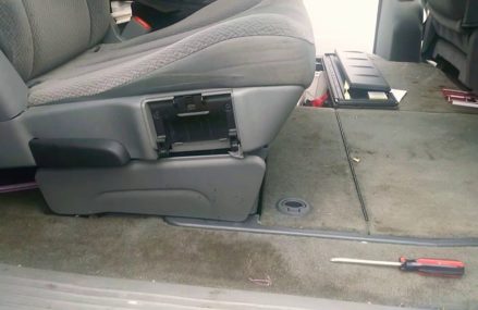 Sliding door won’t open manually. 2005 dodge grand caravan in Narberth 19072 PA