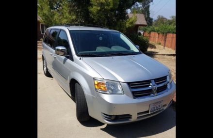 Selling Used 2008 Dodge Grand Caravan SXT Wagon 4D 80,750 Miles at Mount Pleasant 29465 SC