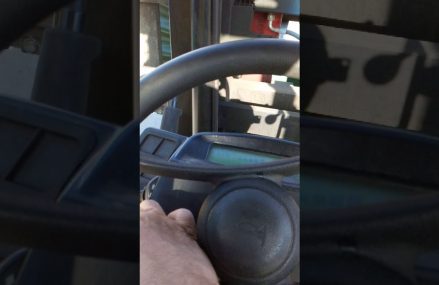 No turn signal on the fork truck, what ? Local Lubbock 79452 TX