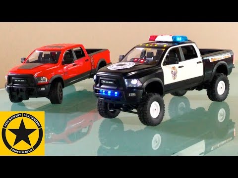 BRUDER Dodge RAM POLICE v BRUDER Pickup Dodge Ram Pickup