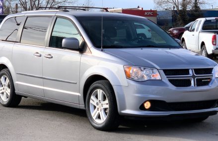 Pre-owned 2017 Dodge Grand Caravan Crew Plus – DVD! Leather! Nav! in Madison 4950 ME