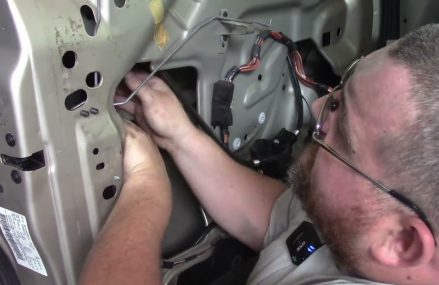 2006 Dodge Grand Caravan Window Regulator Replacement From Naples 33964 FL